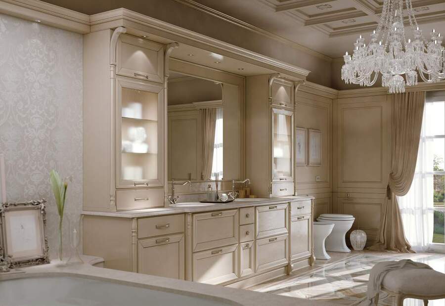 Luxurious bathroom with chandelier